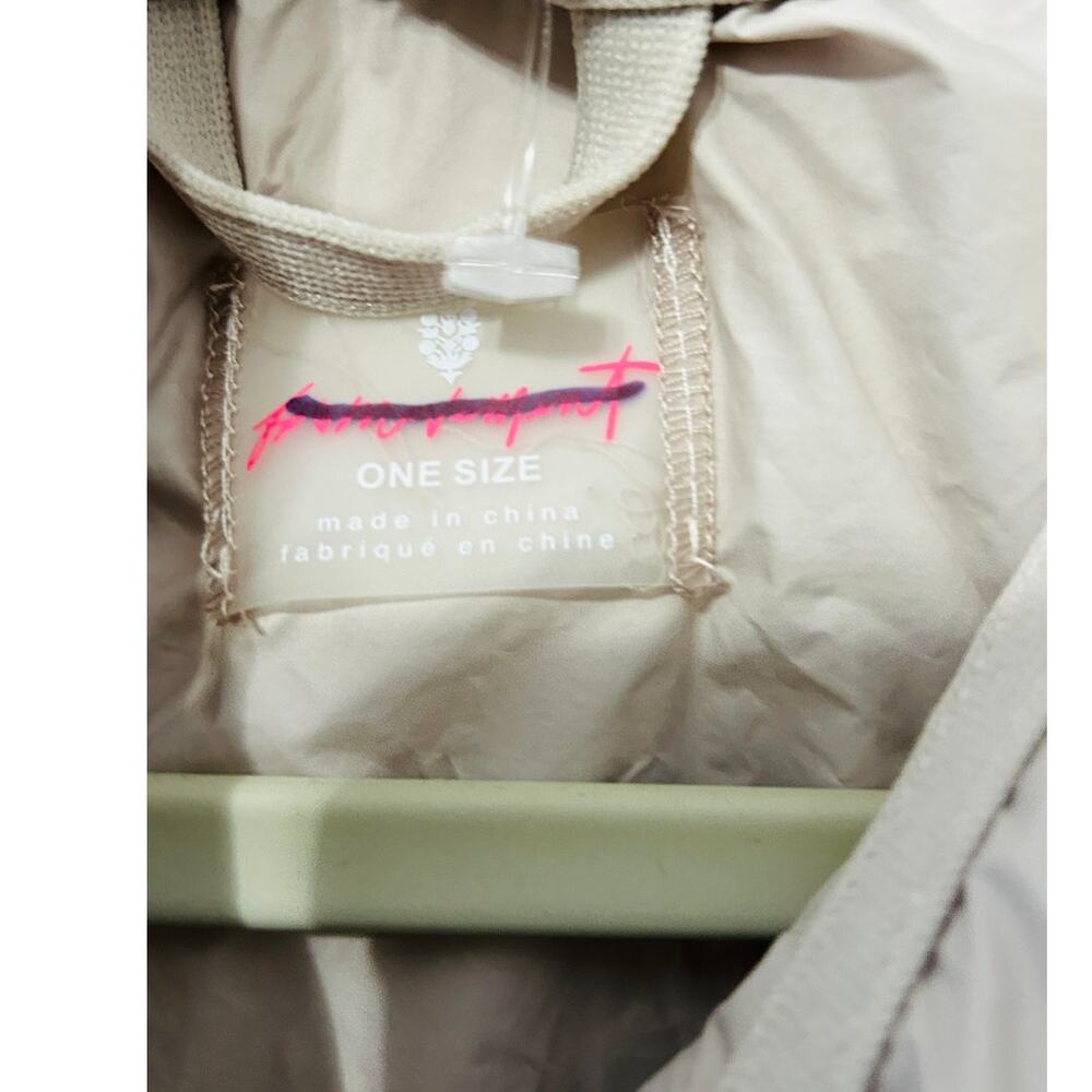 NEW Free People Chill Out Packable Puffer Poncho Scarf Jacket in Ivory One Size - Picture 7 of 12